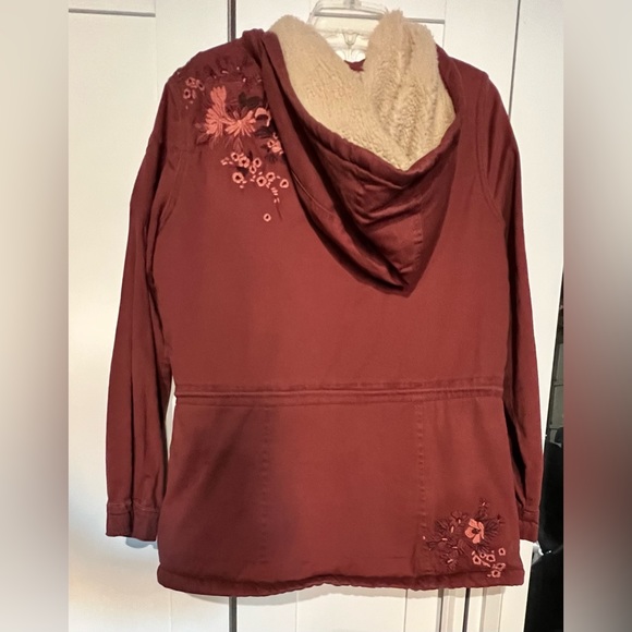 Woman’s Warm Jacket - Picture 6 of 7